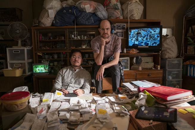 《妈的多重宇宙》双导演丹尼尔关（左）、丹尼尔舒奈特。（台北双喜电影提供）