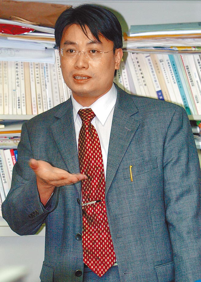 2005年担任上市公司锐普电子副董事长的詹定邦，利用假交易方式掏空公司资产6亿多元，高院更四审依违反证交法将詹男判刑6年，併科罚金4500万元。可上诉。（图／洪锡龙）