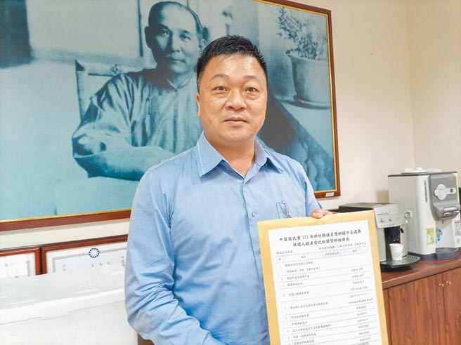 竹北市民代表会主席林启贤勤跑基层，自认对竹北大小事非常了解。（邱立雅摄）