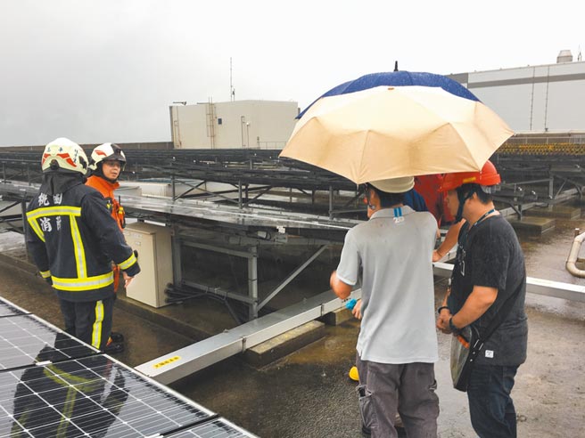 桃園市經發局統計，截至今年3月底，桃園市有裝設太陽能板的案場總計1574處。（桃園市政府消防局提供／陳夢茹桃園傳真）