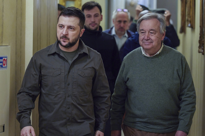 聯合國秘書長古特瑞斯（Antonio Guterres）與烏克蘭總統澤倫斯基（Volodymyr Zelensky）（圖/美聯社）