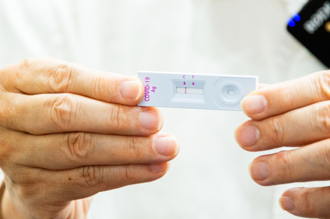 柯文哲紧急快筛。（摘自柯文哲IG／杨亚璇台北传真）