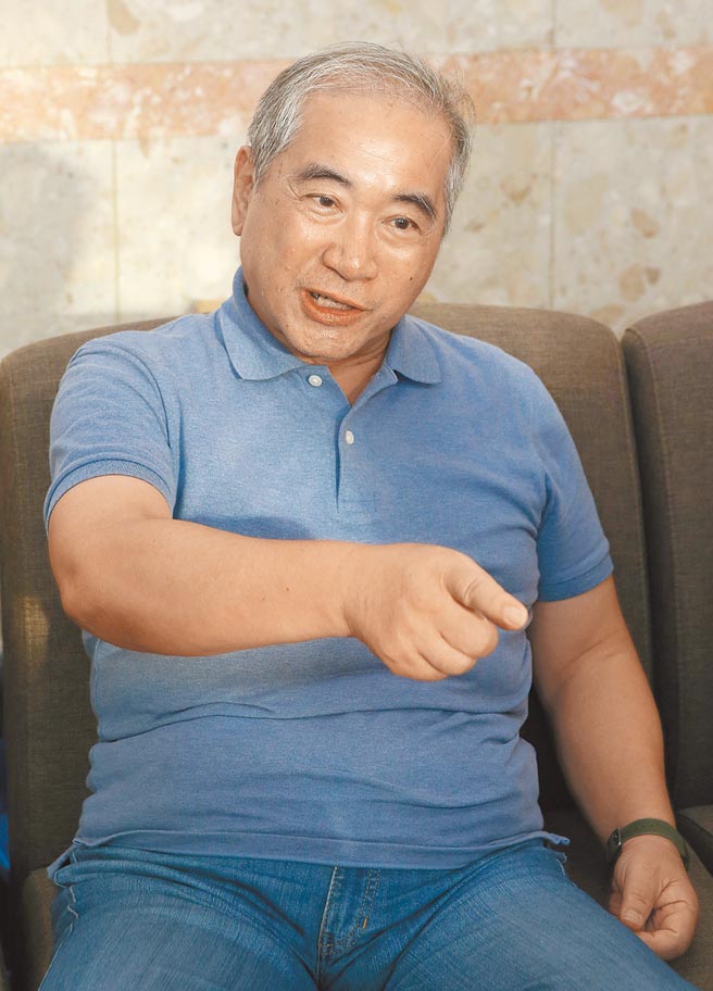 华视近来接连出包，公广集团陈郁秀、华视代总经理陈雅琳请辞，华视昨召开临时董事会，通过由郑自隆（见图）接华视董事长。（本报资料照片）