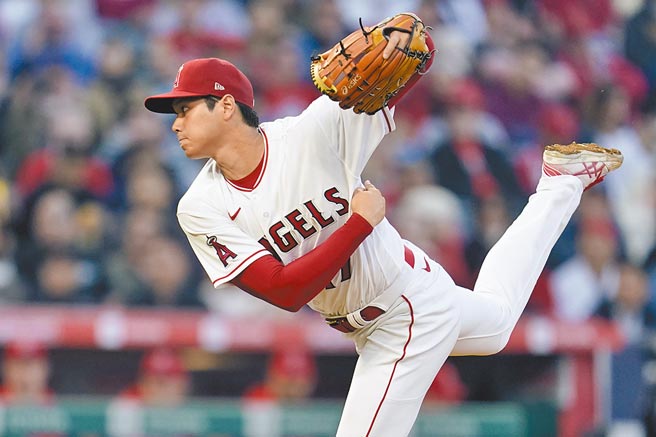 大谷翔平先发主投5局还敲出3安，拿下个人本季第2胜。（美联社）