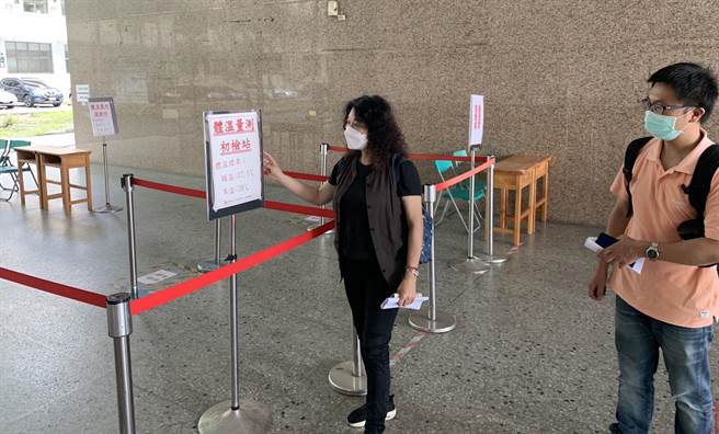 教育局規畫防疫動線，試場不開放家長、親友陪考。（教育局提供）