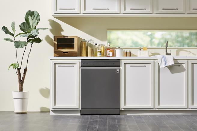 「婚姻必備三寶」不能少了洗碗機 全新110V洗碗機安裝更方便了！（LG提供）
