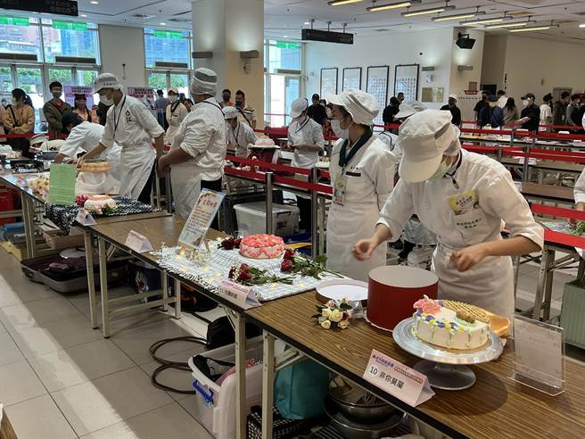 「2022新北市技能竞赛」选手同场竞技。（王扬杰摄）