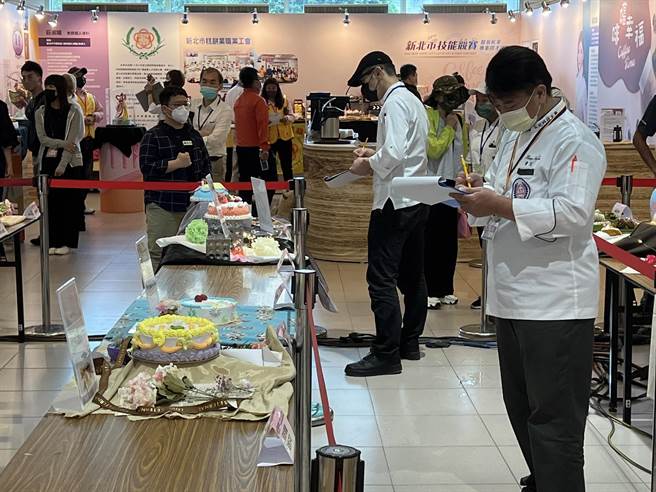 「2022新北市技能竞赛暨餐饮业专案徵才活动」今在三重综合体育馆举行。（王扬杰摄）