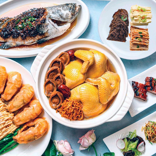 台北晶華酒店「晶華軒粵式家宴」母親節外帶餐，每套9,800元。 圖／業者提供