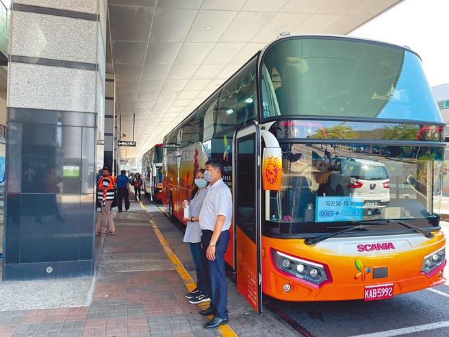 5月1日勞動節台鐵員工集體不加班，當天將於台鐵左營站安排類火車。（洪靖宜攝）