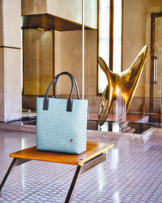 BV以Olivetti打字机为发想的迷你胶囊系列。（BV提供）