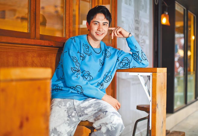 潘君仑近来推出新歌，计画挑战更多元的曲风。（陈俊吉摄）