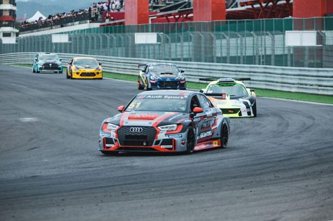 STS超级房车全国系列赛04/29-05/01看台区早鸟票450元优惠。　图：丽宝乐园渡假区／提供