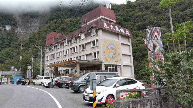 南橫復通首日湧入大量的車潮。（天龍飯店提供／蔡旻妤台東傳真）