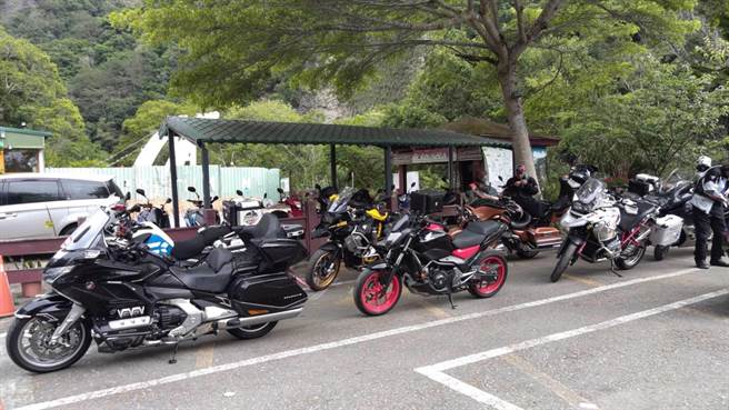 南橫復通首日湧入大量的車潮。（天龍飯店提供／蔡旻妤台東傳真）