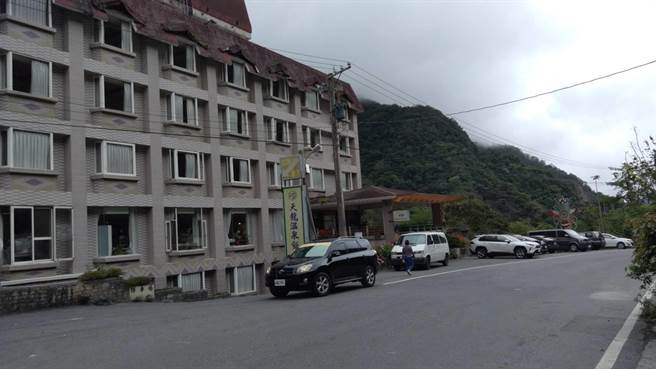 南橫復通首日湧入大量的車潮。（天龍飯店提供／蔡旻妤台東傳真）