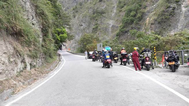 南橫復通首日湧入大量的車潮。（天龍飯店提供／蔡旻妤台東傳真）