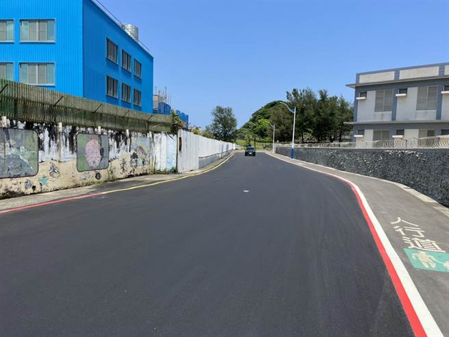 基隆和平島平一路已完成道路拓寬與柏油重新鋪設。基隆市政府提供／陳敬哲基隆傳真）