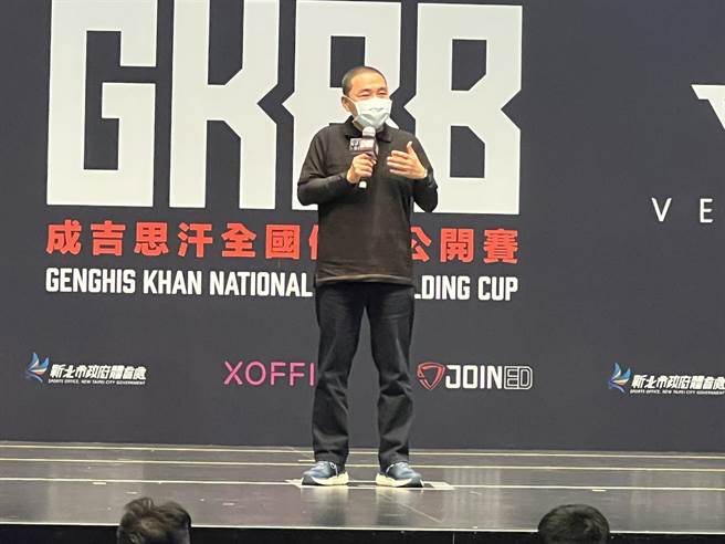 侯友宜表示，快筛阳视同确诊视一定要走的路。（王扬杰摄）