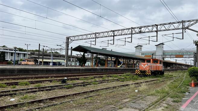 车站不见以往拥挤的吵杂声，安静的连鸟鸣声都听得一清二楚，令附近住户直呼「前所未见」。（张毓翎摄）