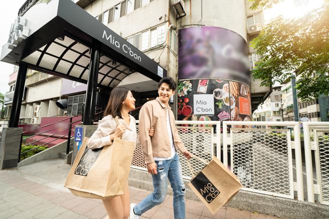 JASONS改名为全新顶级超市Mia C‘bon ，首间门市4月30日于台北天母西路登场。（Mia C‘bon提供）