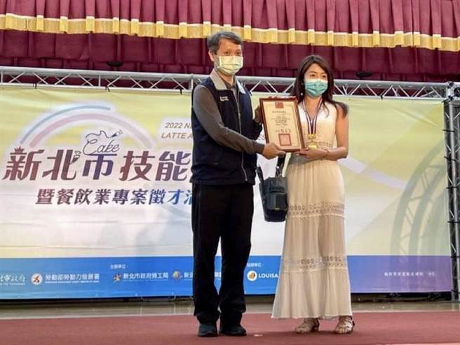 珍琳从事翻糖蛋糕长达5年，近日获得铜牌奖殊荣。（经纪人提供）