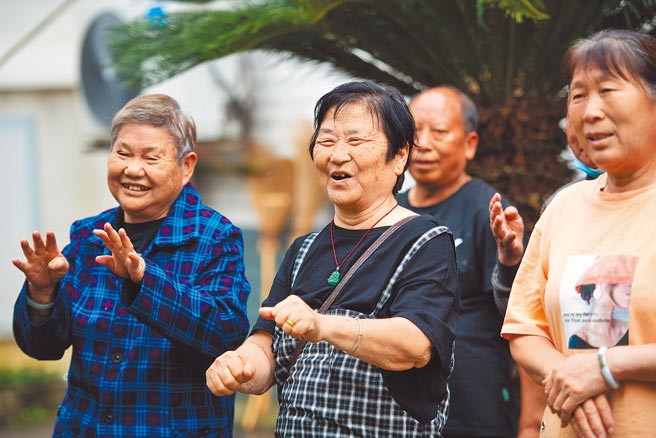 陆推个人养老金制度图╱新华社