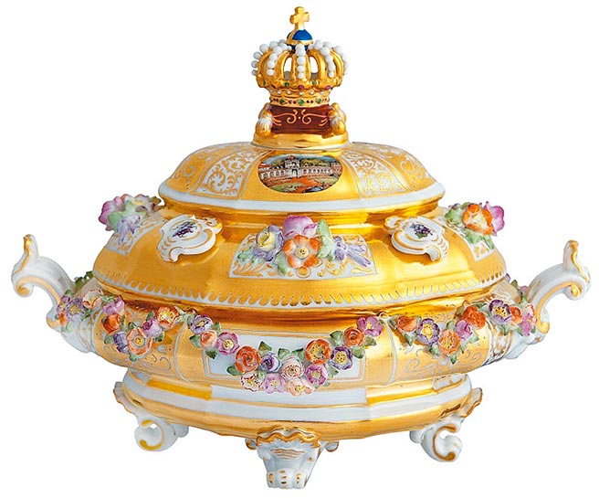 《德勒斯登茨温格宫冠冕王》，源自萨克森选帝侯奥古斯特二世送给其皇后的珠宝盒。在宝盒顶盖上的那只闪耀的皇冠，是依照选帝侯真实加冕的王冠所设计的。（麦森提供）