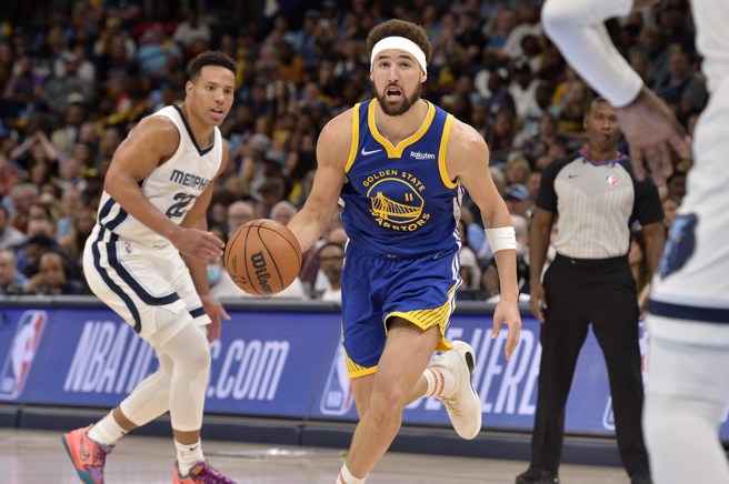 克雷汤普生今天帮勇士投进致胜三分球。(美联社)