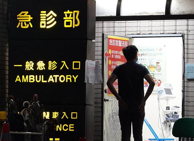 一名父亲表示，他强闯急诊室才救回孩子一命。（示意图非当事医院。资料照）