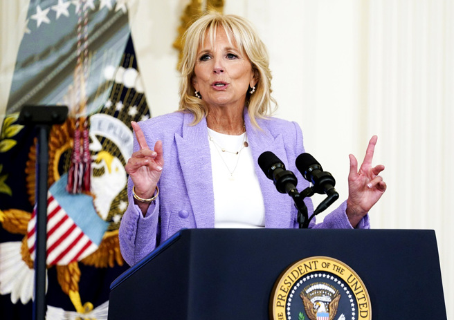 美國第一夫人吉兒（Jill Biden）將自5日起出訪東歐國家羅馬尼亞及斯洛伐克，以支持烏克蘭難民。（資料照／美聯社）