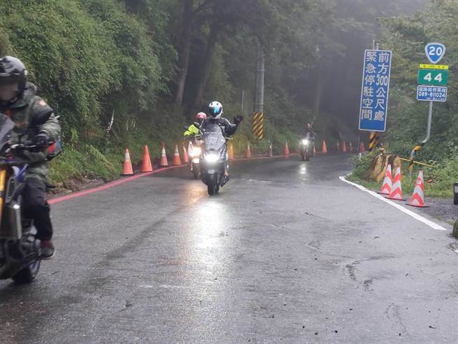 2日上南横的汽机车少了许多。（三工处提供／林瑞益高雄传真）