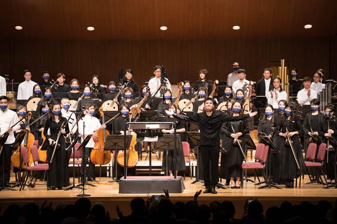 台北市立国乐团今日宣布，自5月起由旅德青年音乐家张宇安担任新任首席指挥。（北市国提供）