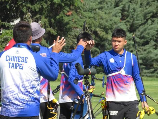 取自蔡英文脸书(中华民国射箭协会提供)