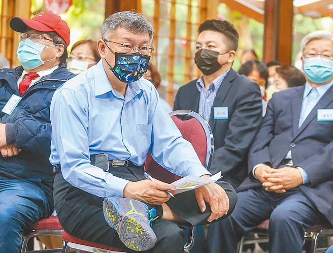 民眾黨主席、台北市長柯文哲稱不管是扁系或是馬系的人都能挖角，一起合作。圖為柯文哲1日上午出席民眾黨客家委員會成立記者會。（粘耿豪攝）