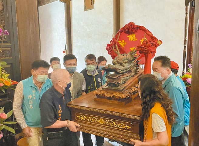 鹿港「龙王祭」将于5月8日登场，为鹿港庆端阳系列活动揭开序幕，5月1日隆重办理「龙王出殿」仪式。（彰化县文化局提供／吴敏菁彰化传真）