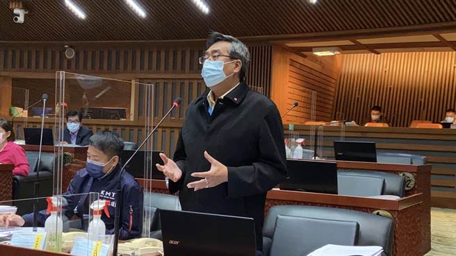 宜兰县议员杨弘旻希望能简易拾得人到派出所报案的手续。（吴佩蓉摄）