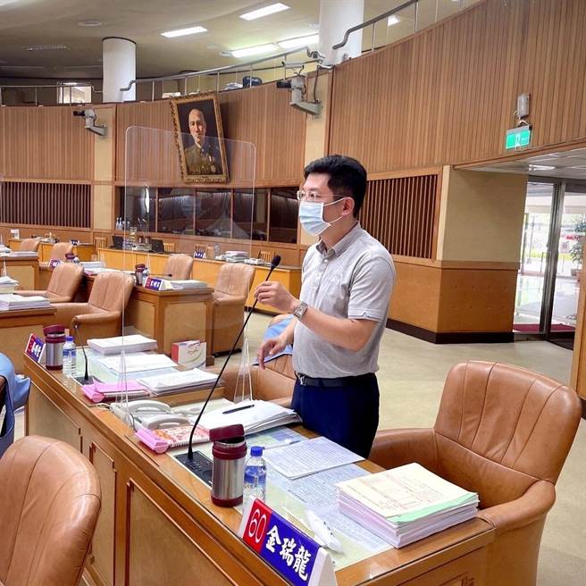 新北市議員金瑞龍呼籲中央應多開放唾液篩檢試劑。（金瑞龍辦公室提供）