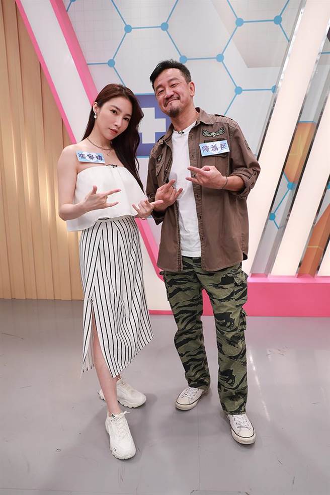 张家玮（左起）、陈为民。（民视提供）