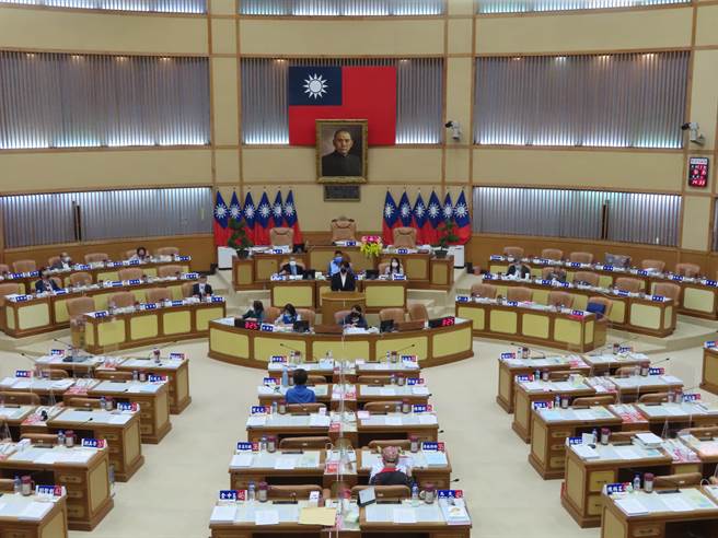 三重包租代管10.6坪2万8000 挨批比北市明伦社宅还贵。（叶德正摄）