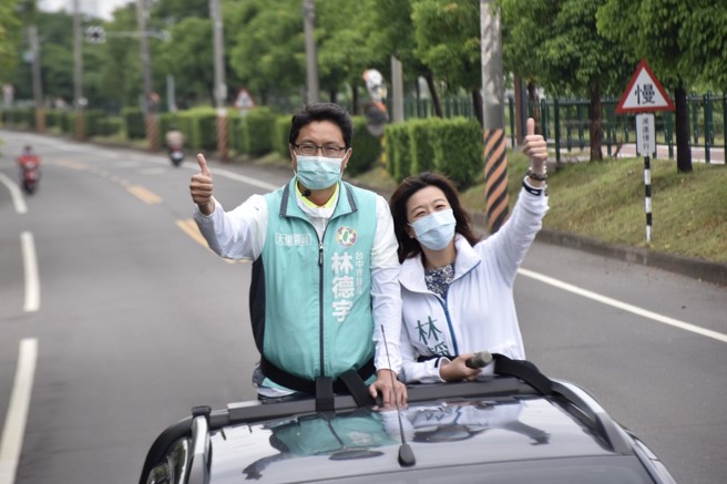 立委林静仪今上午刚与台中市议员林德宇进行车队扫街。（林德宇服务处提供／卢金足台中传真）