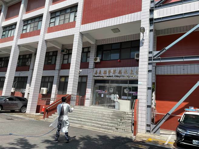 嘉義縣水上分局確診加上居家隔離人數33人，分局緊急採異地辦公、分班制因應，卻傳出有派出所因人力吃緊，無力外出巡邏。（水上分局提供∕呂妍庭嘉義傳真）