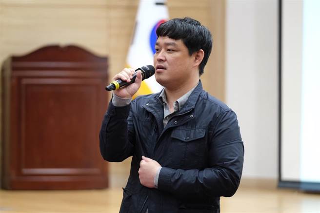 导演赵镕墡在国会试映会上，希望议员们可以多多为《空气杀人》宣传。（采昌提供）