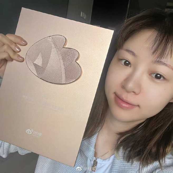 痞幼素顏曝光。(图／取自痞幼脸书)