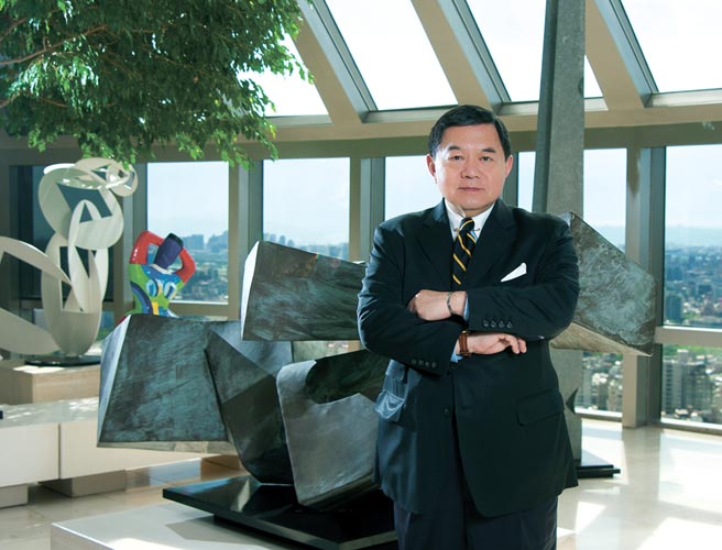 在董事長徐旭東長期致力推動最高規格的永續治理架構之下，遠東新世紀蟬聯公司治理評鑑最優等級。圖／遠東新世紀提供