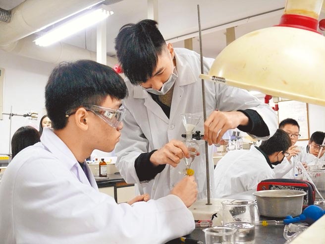 台灣製造業大缺工，科大成為重要的人才庫。（龍華科大提供／台北報導）