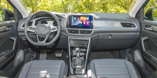 280 TSI仪表控台简约朴实。（陈大任摄）