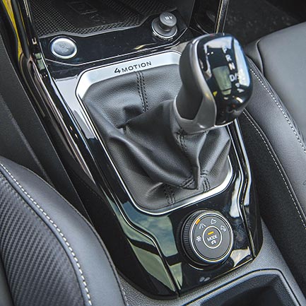 330 TSI排檔座可切换不同驾驭模式。（陈大任摄）