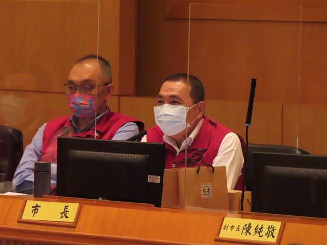 急診塞爆 侯友宜：快篩有症狀才去門診 否則去社篩站。（葉德正攝）