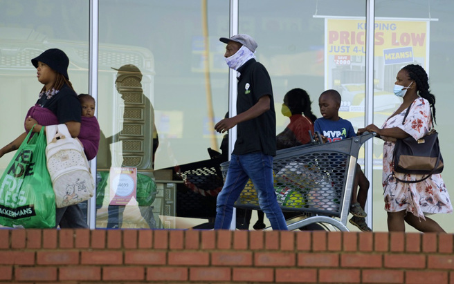 南非出現Omicron新亞變種BA.4、BA.5，造成當地病例暴增。（資料照／美聯社）